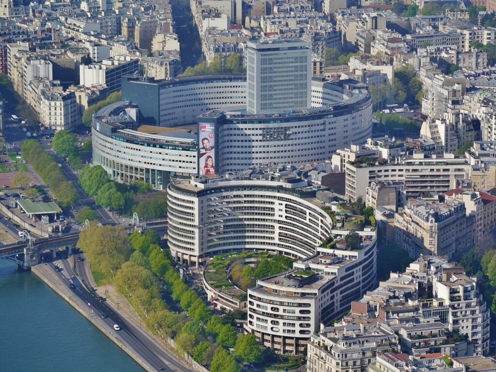 La Maison de la Radio vue du haut de la tour Eiffel